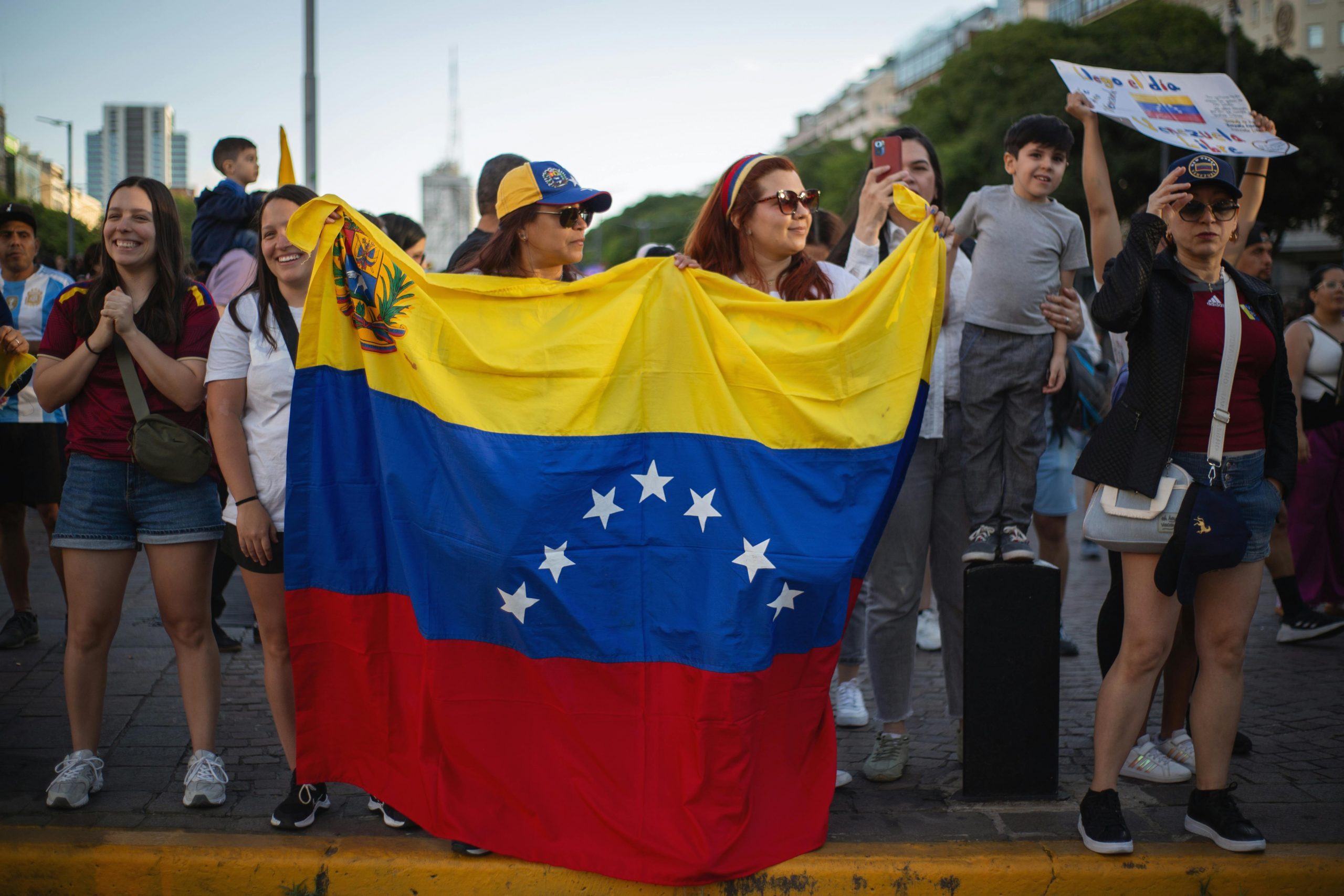 razones humanitarias venezolanos, venezolanos en españa, asilo en españa, asilo político, abogado en barcelona, abogado de extranjeria en barcelona